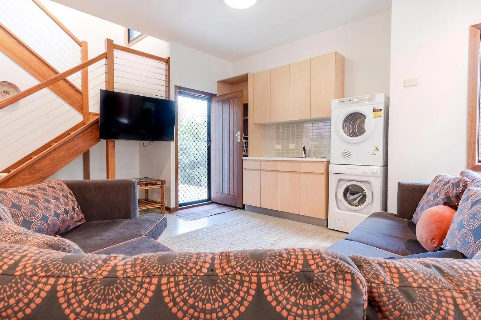 Coastal Getaway Across From Dicky Beach Caloundra Holiday home